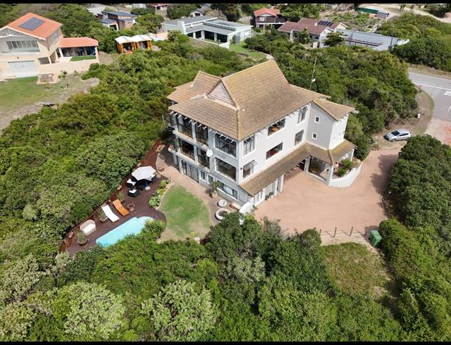 8 BEDROOM HOUSE FOR SALE IN PARADISE BEACH